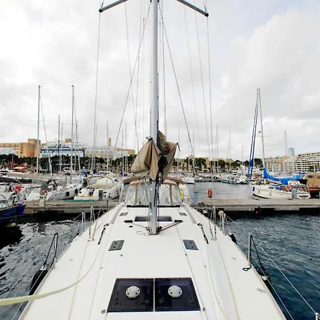 Casa de Férias Unique Yacht Near Historic Valletta *