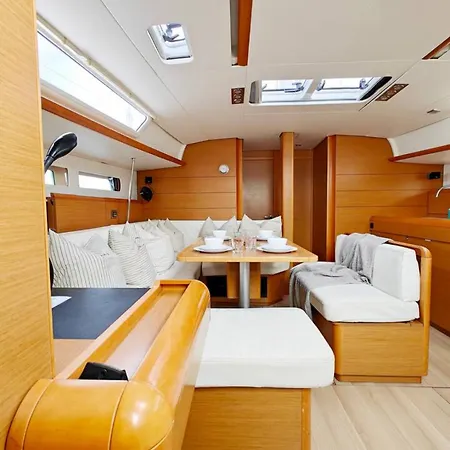 Unique Yacht Near Historic Valletta Casa de Férias *