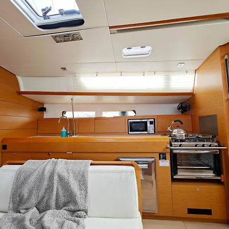 Unique Yacht Near Historic Valletta * Tal-Pietà