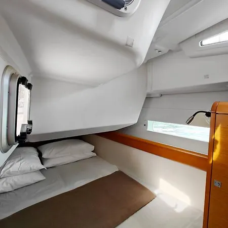 Unique Yacht Near Historic Valletta Casa de Férias *