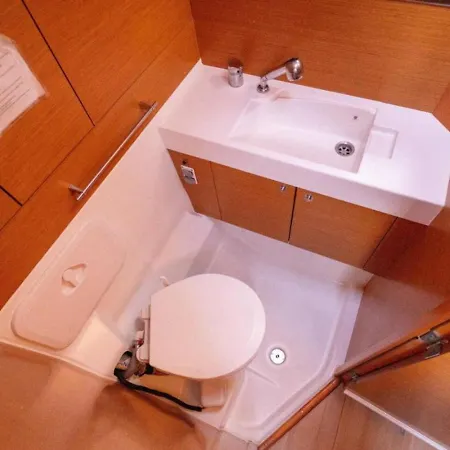 Unique Yacht Near Historic Valletta Tal-Pietà