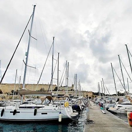 Unique Yacht Near Historic Valletta * Pietà