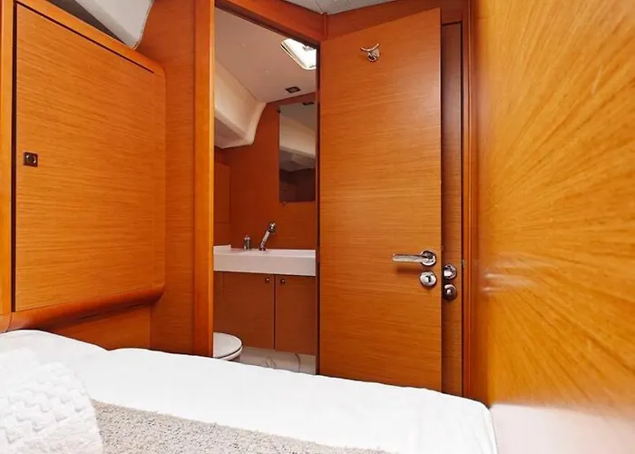 Unique Yacht Near Historic Valletta Holiday home