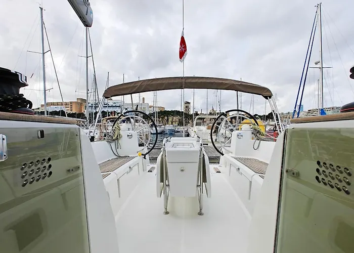 Unique Yacht Near Historic Valletta Pieta